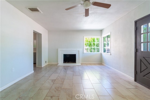 44655 Fig Avenue, Lancaster CA: https://media.crmls.org/medias/b8502362-fb80-4113-bd8c-ae1685ebfe7e.jpg