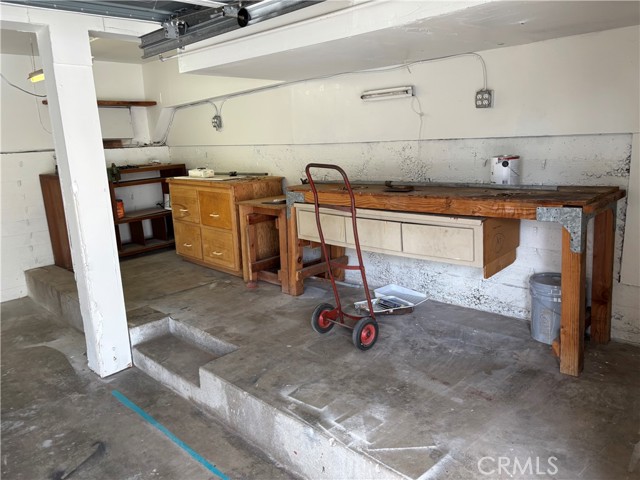 3513 Alma Avenue, Manhattan Beach CA: https://media.crmls.org/medias/b850fd7f-17af-48a7-8d99-a458a6707120.jpg