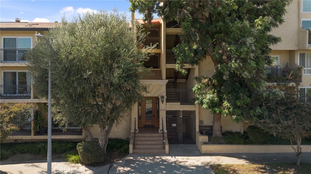 5257 Radford Avenue #212
