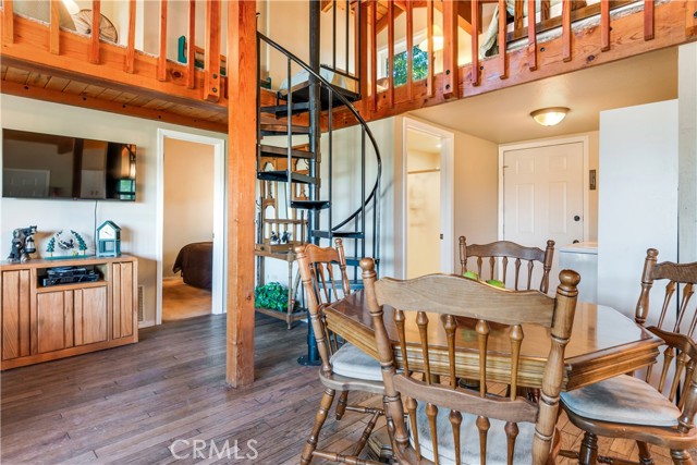 Detail Gallery Image 13 of 30 For 39576 Oak Glen Rd, Fawnskin,  CA 92333 - 2 Beds | 3/1 Baths