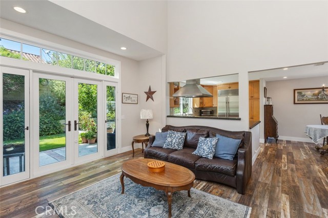 1405 Lakeside Lane, Huntington Beach CA: https://media.crmls.org/medias/b85349fd-b9dc-44fe-a569-8bd6fa9ad3f8.jpg