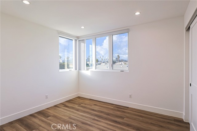 Detail Gallery Image 16 of 22 For 1704 S Redondo Bld, Los Angeles,  CA 90019 - 4 Beds | 4 Baths