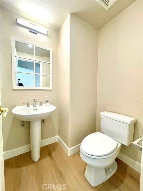 9 Bel Flora Court, Aliso Viejo CA: https://media.crmls.org/medias/b854b04d-cc5e-41e6-9a42-6ab88658e175.jpg