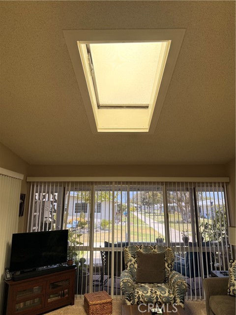 1664 Thunderbird Drive, Seal Beach CA: https://media.crmls.org/medias/b854c23d-3f70-4360-b44c-b9a150db1e4f.jpg