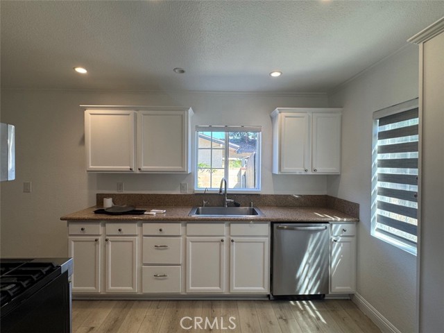 Detail Gallery Image 3 of 9 For 619 S Olive, Anaheim,  CA 92805 - 2 Beds | 1 Baths