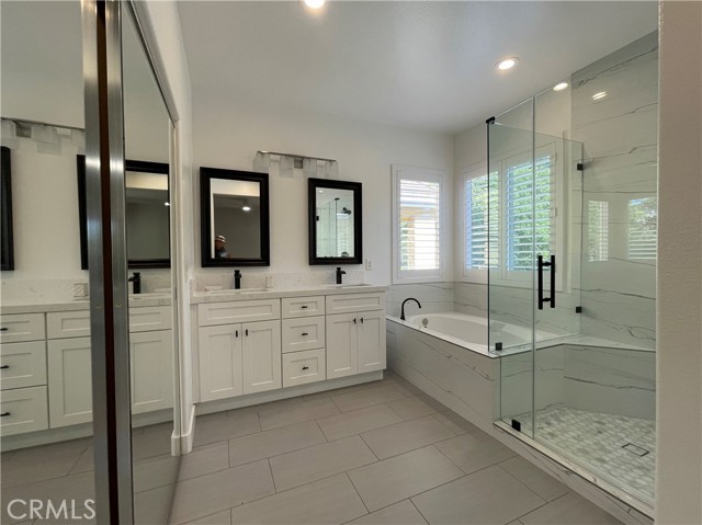 9 Bel Flora Court, Aliso Viejo CA: https://media.crmls.org/medias/b8552e1a-fa84-48eb-803d-76e0232e97b9.jpg