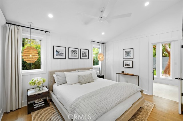 592 Bluebird Canyon Drive, Laguna Beach CA: https://media.crmls.org/medias/b8566b12-81cc-46b1-bd39-f9c2e6c4cd43.jpg