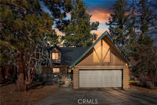 Detail Gallery Image 1 of 39 For 40192 Narrow Ln, Big Bear Lake,  CA 92315 - 3 Beds | 2 Baths