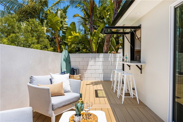 2134 Orange Avenue, Costa Mesa CA: https://media.crmls.org/medias/b856c887-89a3-4d53-8bc7-edf54c608287.jpg