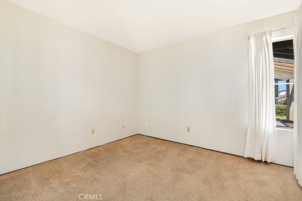 https://media.crmls.org/medias/b857b861-58c2-41f6-9090-1a2300826fdd.jpg?preset=X-Large