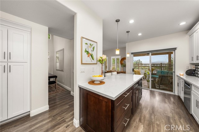 Detail Gallery Image 11 of 38 For 2130 Almeria St #101,  Corona,  CA 92879 - 3 Beds | 2/1 Baths