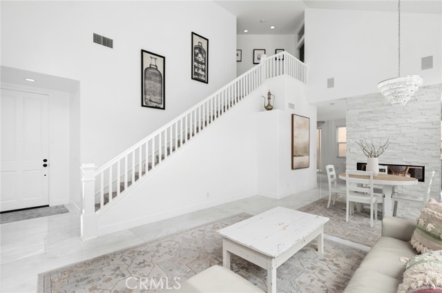 18 Lessay, Newport Coast CA: https://media.crmls.org/medias/b8597740-9078-4569-a2e4-3c4ff1b9588b.jpg