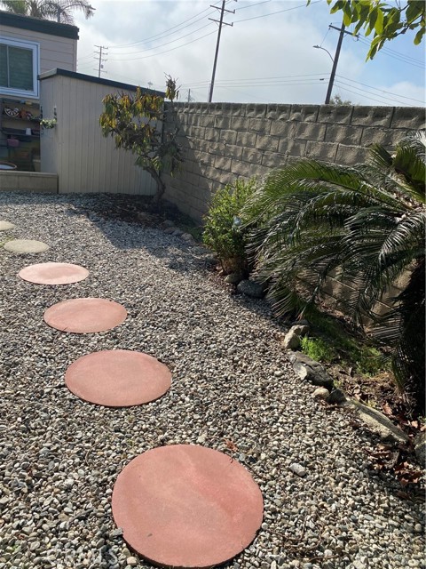 Detail Gallery Image 3 of 4 For 19350 S Ward St #3,  Huntington Beach,  CA 92646 - 2 Beds | 2 Baths