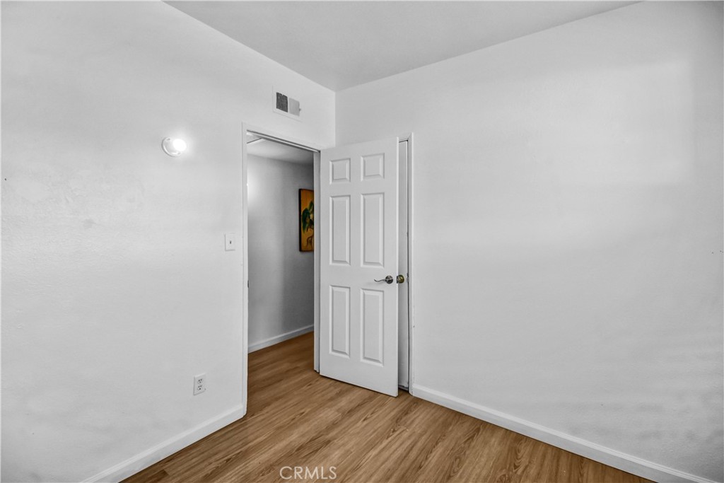 https://media.crmls.org/medias/b85b34a1-3858-4717-b865-e18c36ac9686.jpg?preset=X-Large