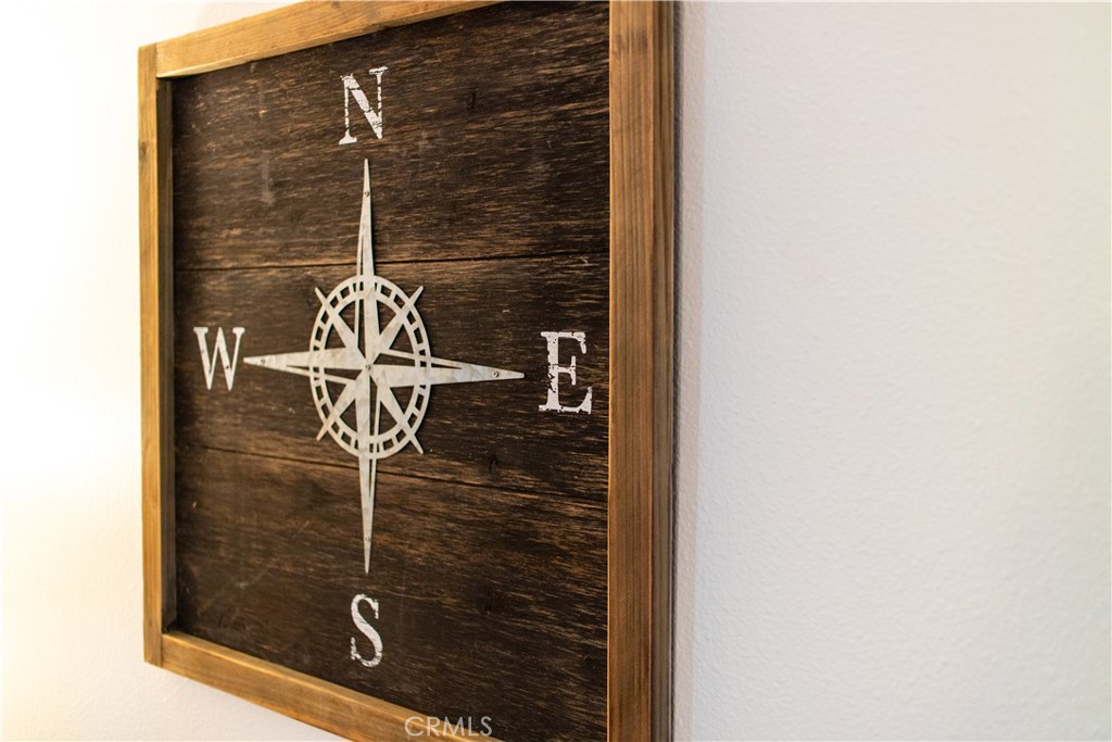 https://media.crmls.org/medias/b85b9d81-1ec1-4d44-837c-6221e5688a51.jpg?preset=X-Large