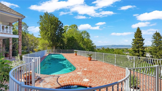 Detail Gallery Image 65 of 74 For 4548 Ellenboro, Woodland Hills,  CA 91364 - 4 Beds | 4/1 Baths