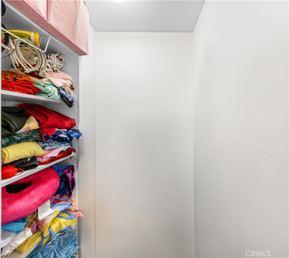 https://media.crmls.org/medias/b85d0323-1108-481b-8cb3-b8cd06c9a68e.jpg?preset=X-Large