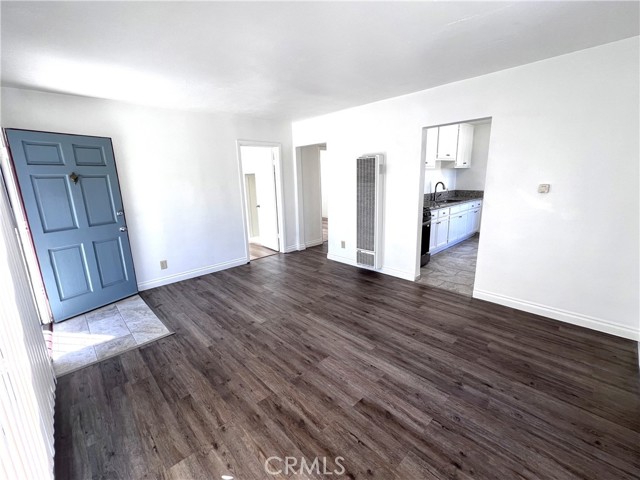 Detail Gallery Image 2 of 13 For 4431 W 166th St, Lawndale,  CA 90260 - 2 Beds | 1 Baths