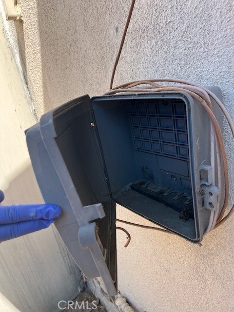 401 S Cherrywood Street, West Covina CA: https://media.crmls.org/medias/b85ef331-b048-43f6-b821-a77b0895c1d3.jpg