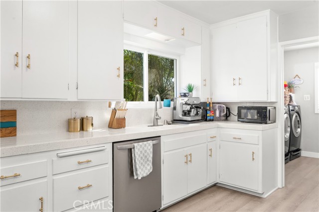 Detail Gallery Image 11 of 49 For 10358 Trabuco, Bellflower,  CA 90706 - 4 Beds | 2 Baths