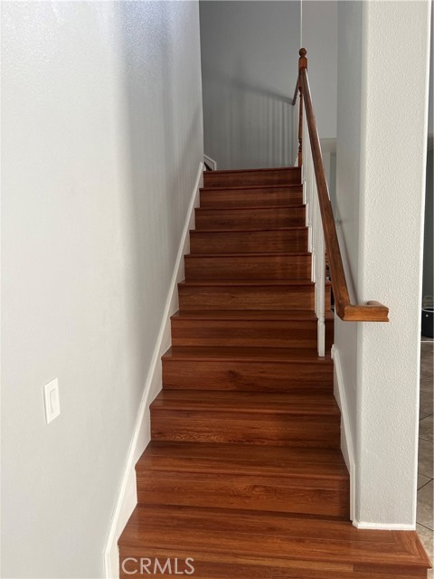 Detail Gallery Image 8 of 18 For 1127 Mcfarland, Wilmington,  CA 90744 - 4 Beds | 3 Baths