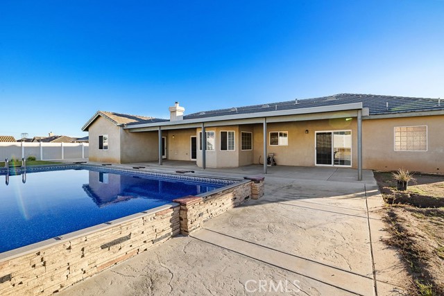 6834 Phoenix Court, Hesperia CA: https://media.crmls.org/medias/b8602eb7-8a7a-409b-877b-fa332412d240.jpg