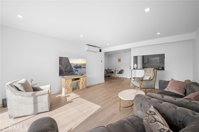 Detail Gallery Image 6 of 22 For 5460 White Oak #G324,  Encino,  CA 91316 - 1 Beds | 1 Baths