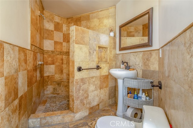 Detail Gallery Image 27 of 30 For 8266 Fontana St, Downey,  CA 90241 - 2 Beds | 1 Baths