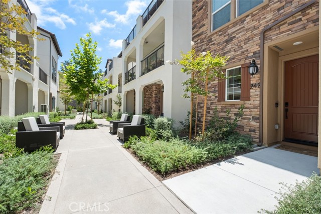 Image 1 of 51 For 242 Niebla Ln