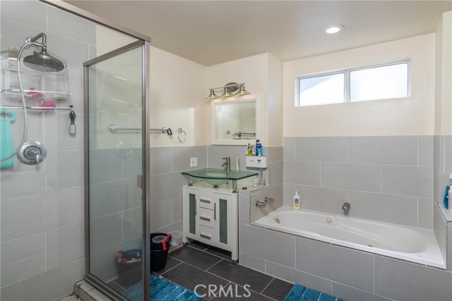 18948 Lassen Street, Northridge CA: https://media.crmls.org/medias/b8638f67-9c33-4ab7-9977-f94cd3b13caf.jpg