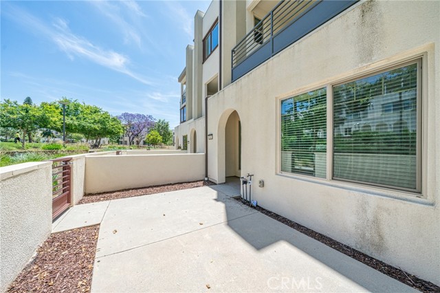 Detail Gallery Image 8 of 33 For 143 Frame, Irvine,  CA 92618 - 3 Beds | 3/1 Baths