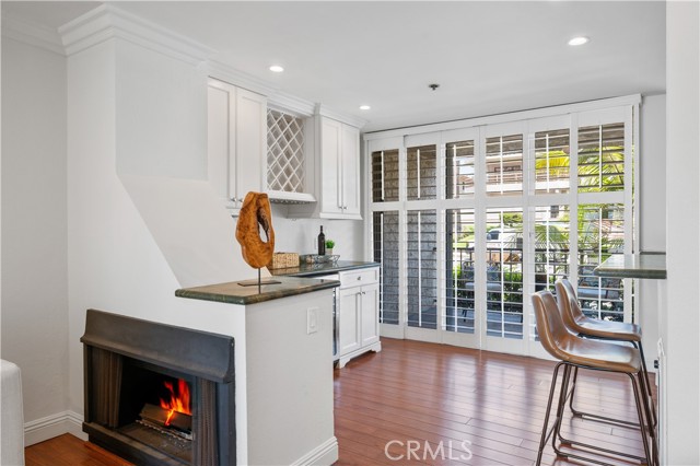 Detail Gallery Image 17 of 66 For 555 Esplanade #320,  Redondo Beach,  CA 90277 - 2 Beds | 2 Baths