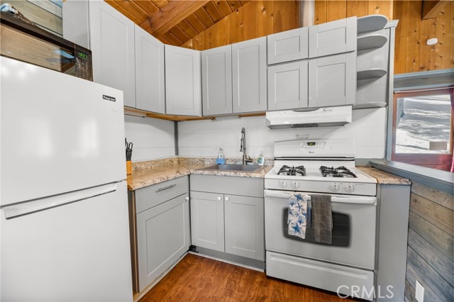 Detail Gallery Image 25 of 32 For 43339 Deer Canyon Rd, Big Bear Lake,  CA 92315 - 2 Beds | 2 Baths