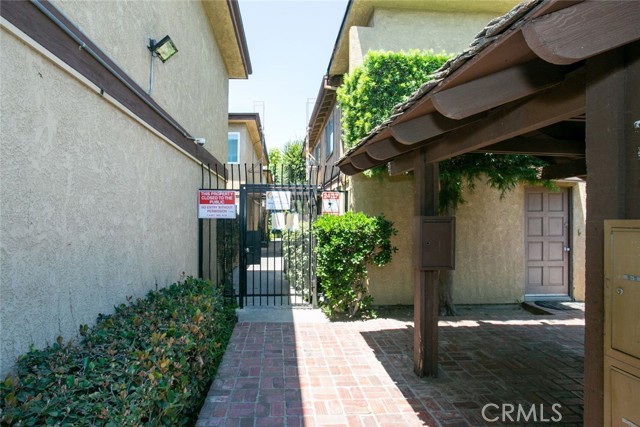 7301 Lennox Avenue, C07 photo 2