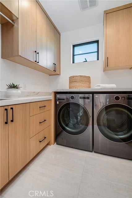 Detail Gallery Image 32 of 44 For 13602 Morrison St, Sherman Oaks,  CA 91423 - 6 Beds | 6/1 Baths