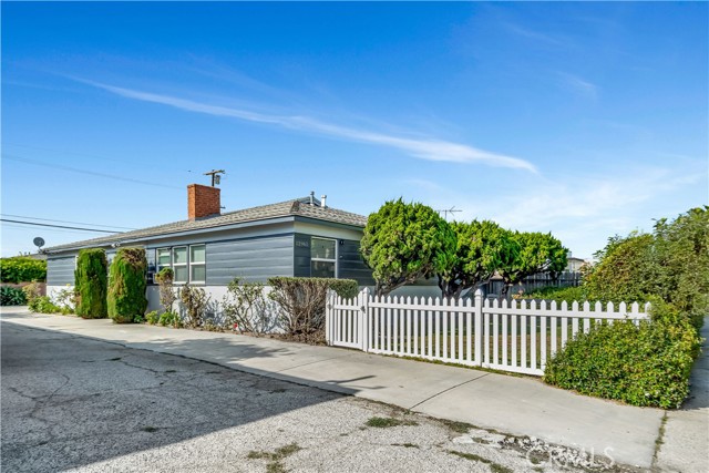 12961 Panama Street, Los Angeles CA: https://media.crmls.org/medias/b8678348-eb78-498b-8895-d1b144b90cd6.jpg