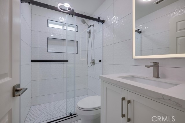 627 7th Street, Huntington Beach CA: https://media.crmls.org/medias/b8679cbc-d314-4327-b999-f634b9618a46.jpg