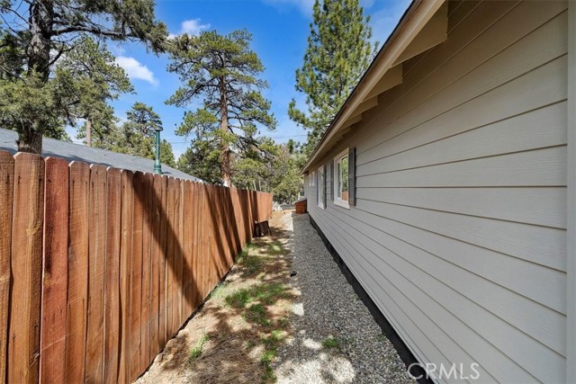 Detail Gallery Image 34 of 35 For 630 Victoria Ln, Sugarloaf,  CA 92386 - 3 Beds | 2 Baths