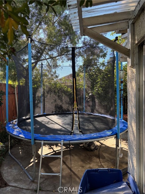 Detail Gallery Image 31 of 32 For 11545 Honeyglen, Pacoima,  CA 91331 - 3 Beds | 3 Baths