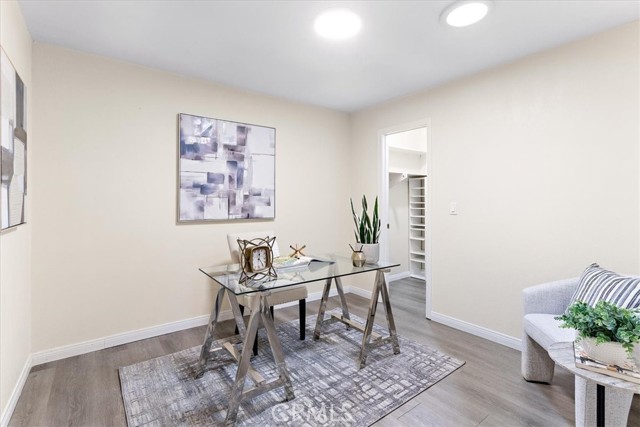 20949 Ambushers Street photo 14