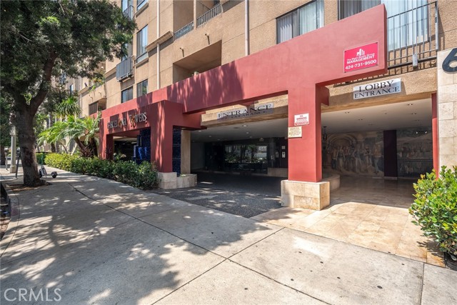 625 S Berendo Street, Los Angeles CA: https://media.crmls.org/medias/b868f23b-27dc-4de6-9852-067654031f66.jpg