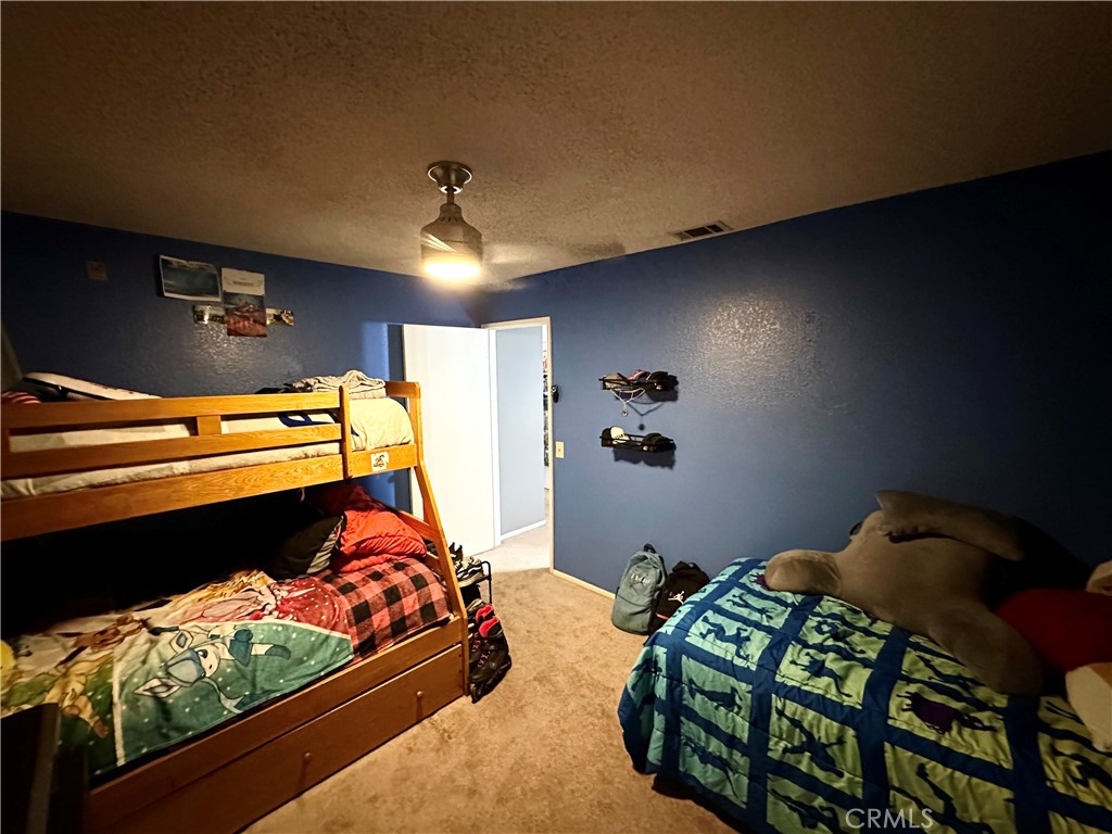 https://media.crmls.org/medias/b8690714-3cf9-451b-b32c-890045ae3727.jpg?preset=X-Large