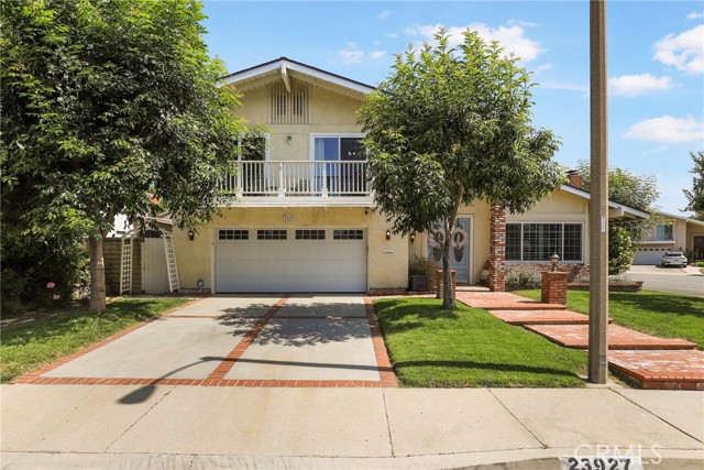 Detail Gallery Image 1 of 1 For 23927 Avenida Crescenta, Valencia,  CA 91355 - 4 Beds | 2/1 Baths