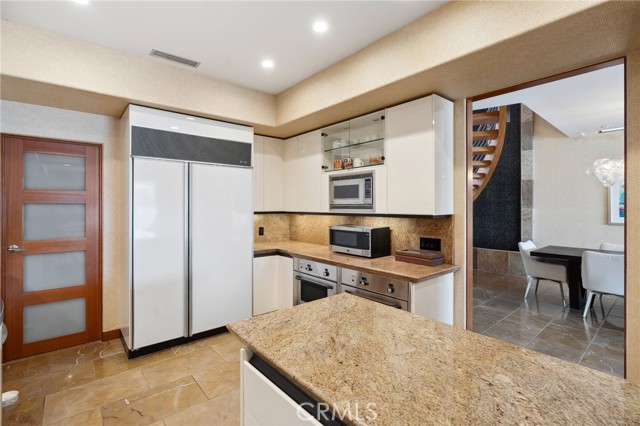 2278 Channel Rd Road, Newport Beach CA: https://media.crmls.org/medias/b86a0acf-30a0-47d4-8beb-146b5177fbb0.jpg