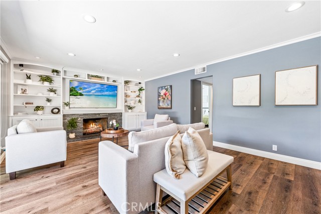 5732 Anthony Ave, Garden Grove CA: https://media.crmls.org/medias/b86a8507-3f26-40fc-bca6-a68758abc59b.jpg