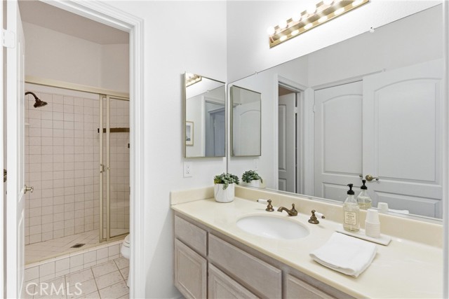 Image 33 of 53 For 24345 La Homa