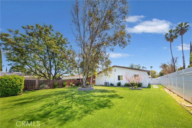 Detail Gallery Image 35 of 37 For 22931 Burbank Bld, Woodland Hills,  CA 91367 - 11 Beds | 5 Baths