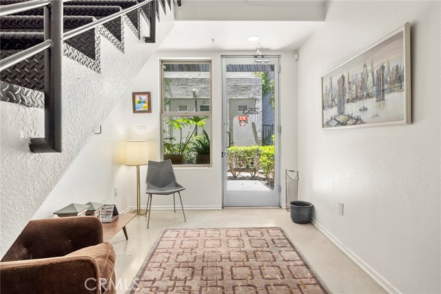 253 N Bush Street, Santa Ana CA: https://media.crmls.org/medias/b86c715d-e1c7-459d-ad83-9cbcf2b0c860.jpg