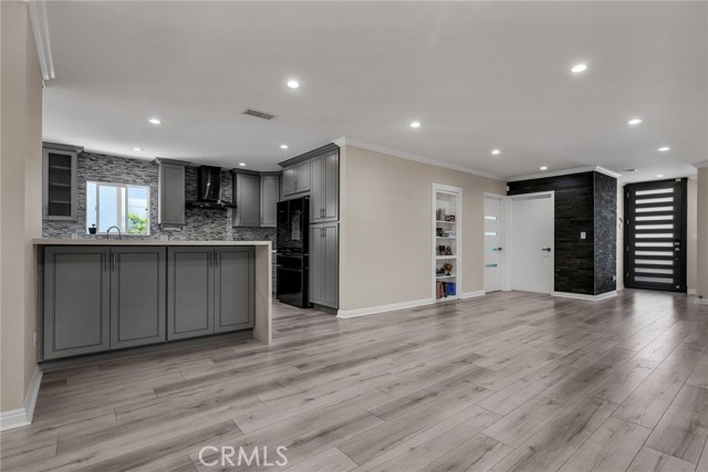 17900 Bullock Street, Encino CA: https://media.crmls.org/medias/b86cdfca-41eb-414c-b087-0a3c0fbf94c6.jpg
