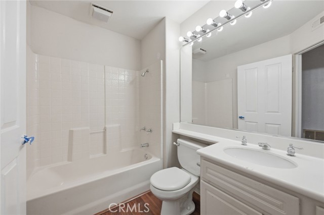 Detail Gallery Image 11 of 54 For 902 Solvay Aisle, Irvine,  CA 92606 - 2 Beds | 2 Baths